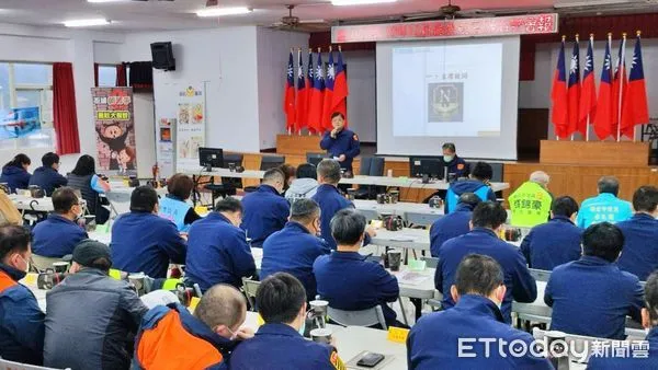 ▲守護北海岸地區超商夜間工作 金山警分局捍衛職安不容挑戰。（圖／記者郭世賢翻攝）