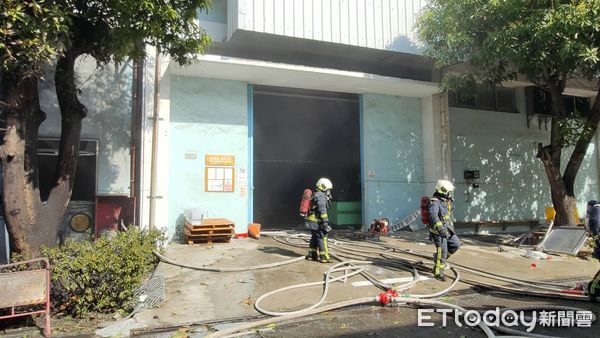 ▲▼       漢翔公司8號廠房火警，多人受傷1命危送醫      。（圖／記者游瓊華翻攝）