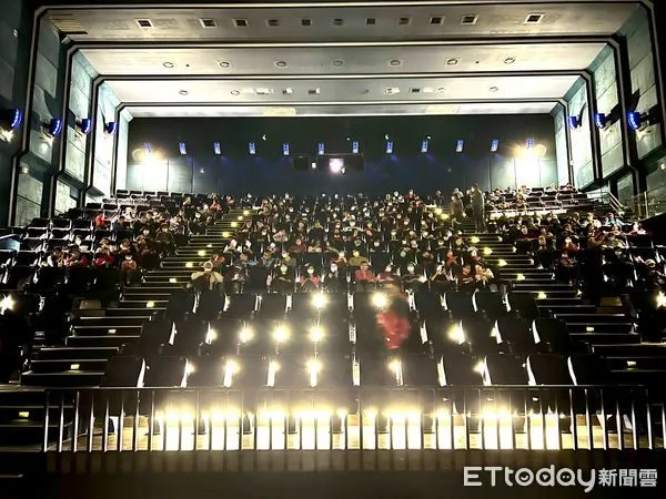 ▲▼嘉義縣政府包場看紀錄片支持藕農。（圖／嘉義縣政府提供）