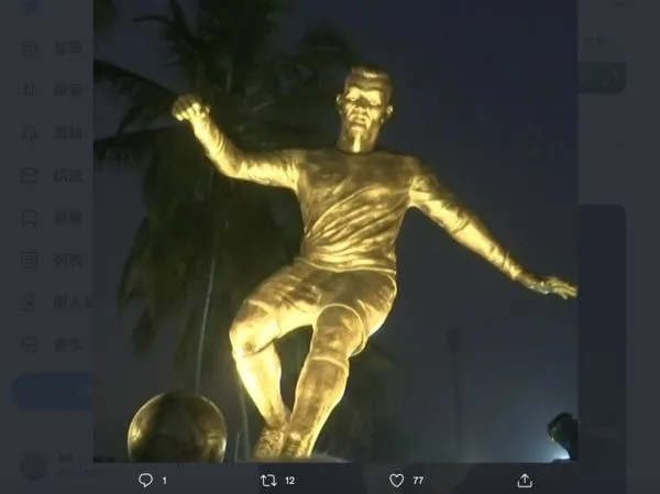 ▲▼ C羅(Cristiano Ronaldo) 在印度也有銅像了            。（圖／翻攝自@SportyBet twitter）