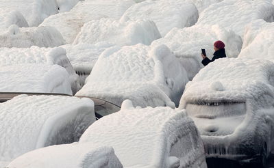 日產汽車全凍成「冰塊」　貨櫃船遇零下19℃冰暴車體覆滿15公分海冰