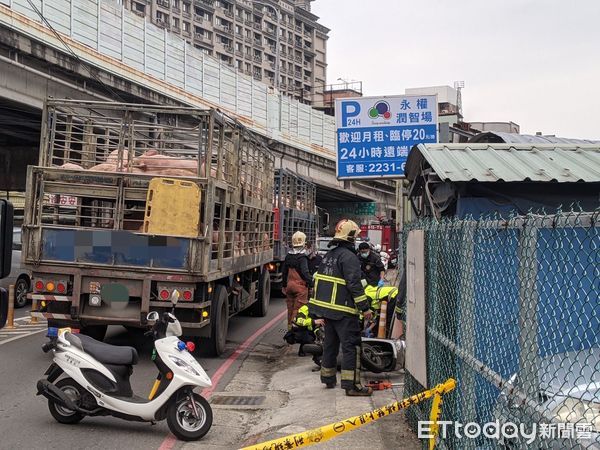 ▲▼車禍。（圖／記者陳雕文翻攝）