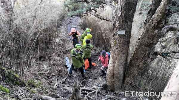 ▲▼北大武山傳登山客摔傷「手腳發麻」　12／31申請直升機吊掛下山。（圖／記者陳崑福翻攝）