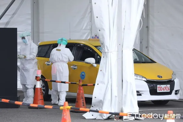 ▲▼柯文哲視察春節專案Drive-through。（圖／記者屠惠剛攝）