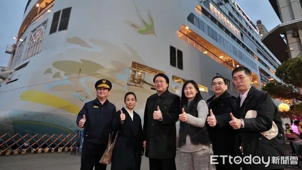 ▲停擺7個月！探索夢號獲准復航 林右昌視察關切防疫工作。（圖／記者郭世賢翻攝）