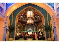 杜拜錢多到淹腳目，連垃圾桶都是LV..