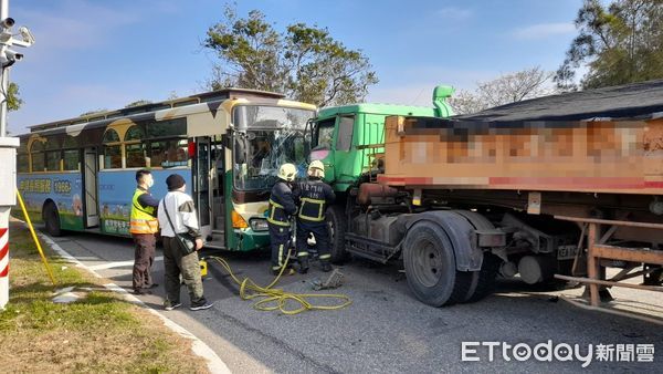 ▲▼金門重大車禍。（圖／記者林名揚翻攝）