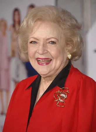 ▲▼好萊塢「國寶級女星」貝蒂懷特（Betty White）在家中離世，享耆壽99歲。（圖／達志影像／美聯社）