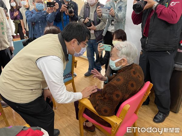 ▲台南市長黃偉哲力推「一國中學區一日照」，社會局積極布建，台南六都第一。（圖／記者林悅翻攝，下同）