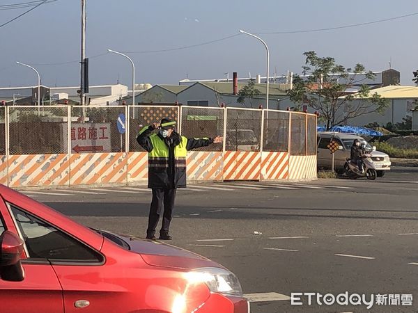 ▲台南市永康分局元旦連假期間，加強取締酒後駕車，針對大灣、永康交流道及重要道路全力疏導，主動協調會活動，再創優質宮廟文化。（圖／記者林悅翻攝，下同）