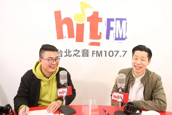 ▲▼無黨籍立委林昶佐接受媒體人黃揚明專訪。（圖／Hit Fm《嗆新聞》製作單位提供）