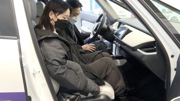 ▲實用與美感兼具！Honda FIT全新油電上市　車友討論熱度破錶▼             。（圖／記者楊詩益攝）