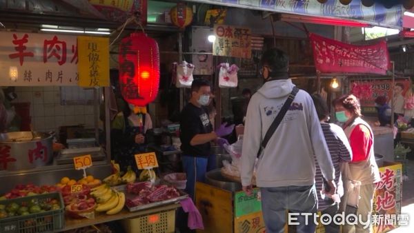 ▲▼桃園忠貞市場清消。（圖／記者陳煥丞攝）