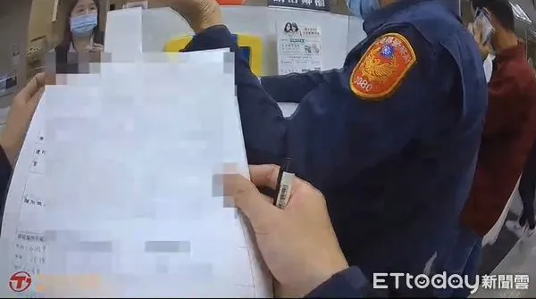 ▲經機警行員通報，員警迅速趕到現場阻止婦人滙款。（圖／花蓮警分局提供，下同）