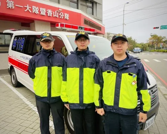 ▲新竹市消防局3位消防暖男完成接生(左起：隊員蔡彥韜、陳博翔、李柏毅)。（圖／新竹市政府提供）