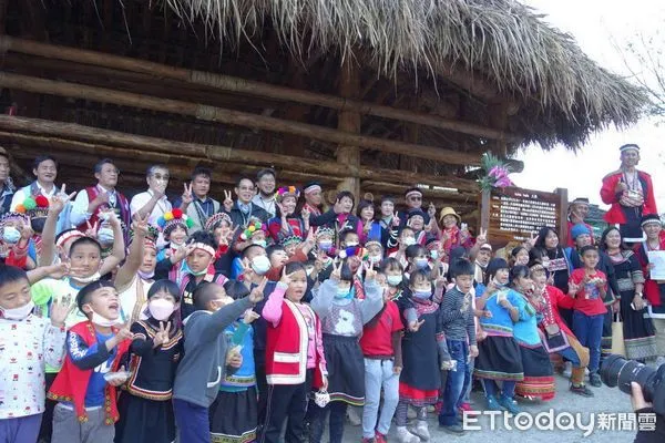 ▲久美國小鄒族傳統建築hʉfʉ（赫夫）落成。（圖／林務局南投林管處提供）