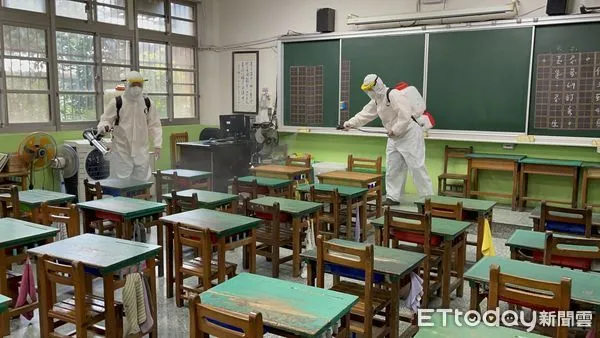 ▲▼桃園觀音某國小清消。（圖／記者沈繼昌翻攝）