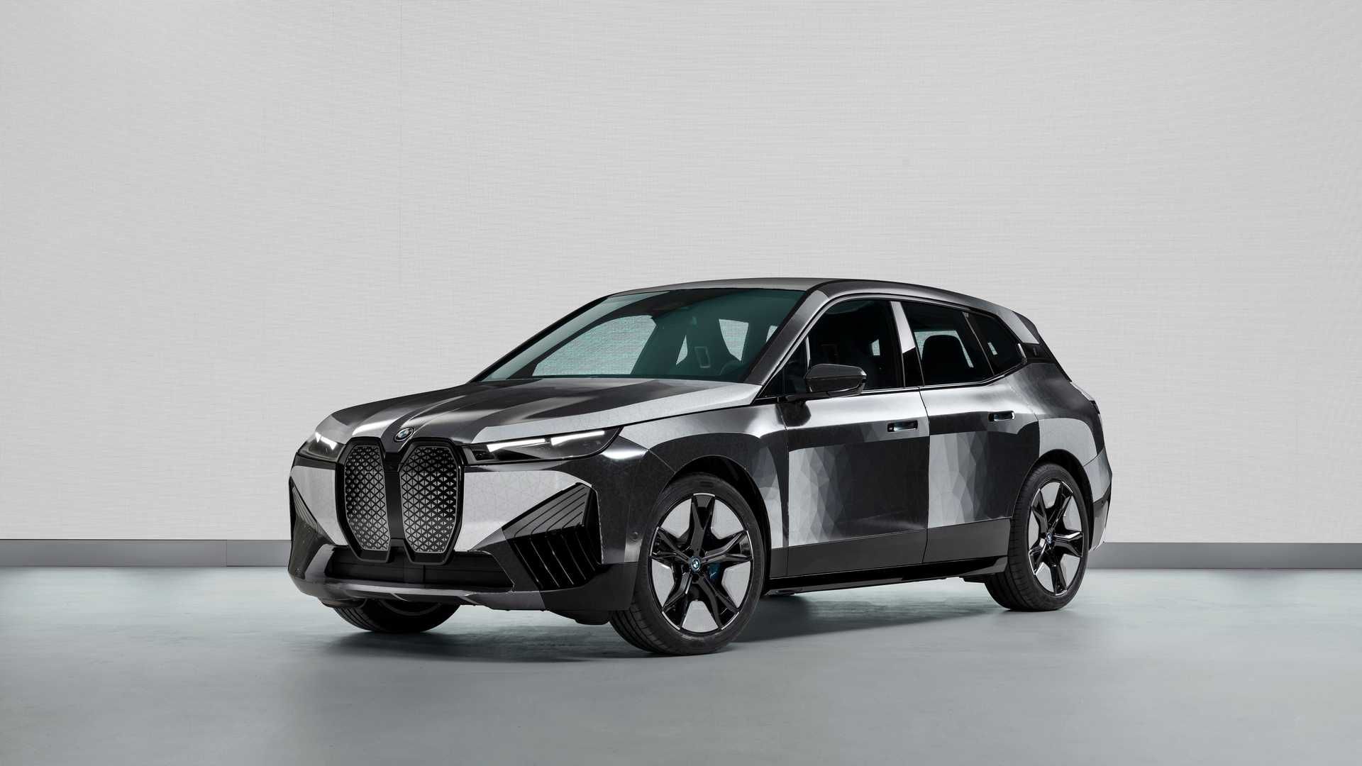 Bmw Ix Flow展示 一鍵改變車色 關鍵技術來自台灣 Ettoday車雲 Ettoday新聞雲