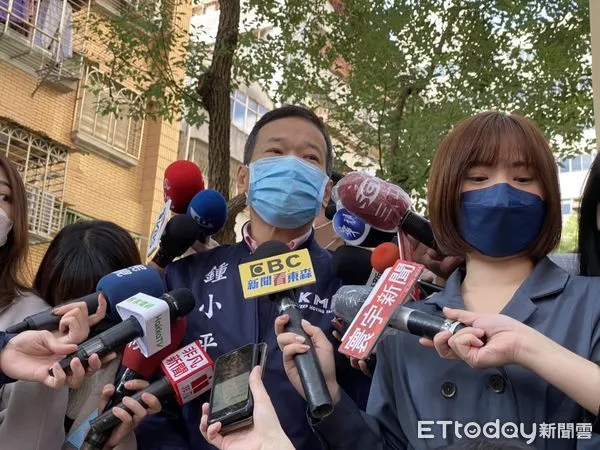 ▲▼台北市議員鍾小平於罷免林昶佐案中投票。（圖／記者袁茵攝）