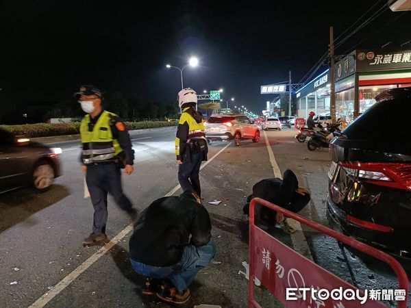 ▲▼彰化花壇發生離奇車禍，2車追撞衝進麥當勞得來速。（圖／記者唐詠絮攝）