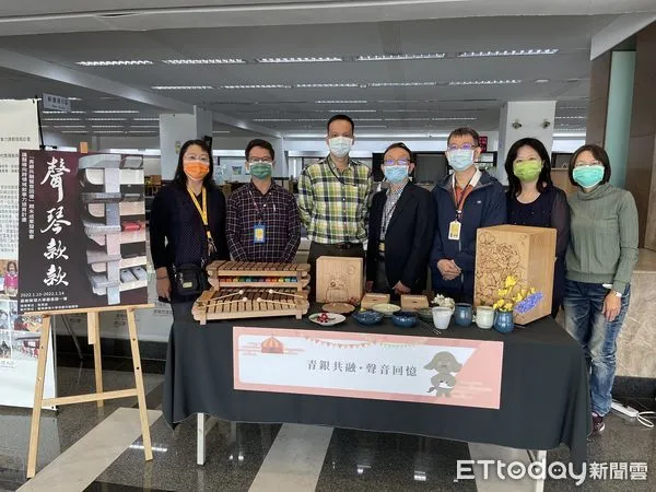 ▲嘉南藥理大學「青銀共融聲音記憶」敘事力計畫，於嘉藥圖書館舉辦為期5天的成果發表會。（圖／記者林悅翻攝，下同）