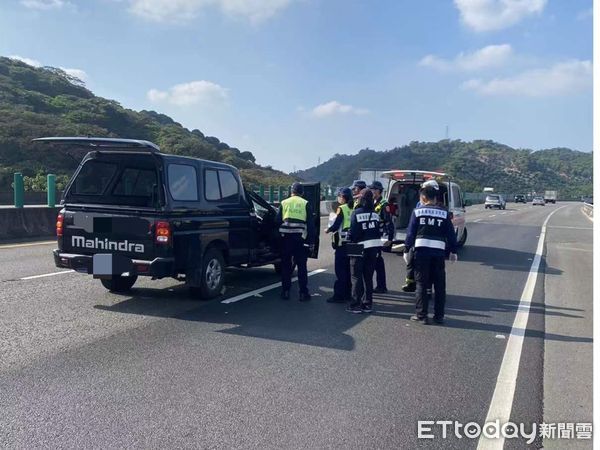 ▲大貨車輪胎噴飛砸死對向駕駛。（圖／民眾提供）