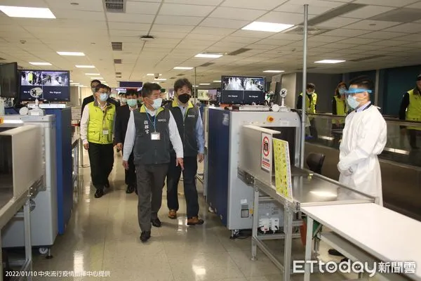 ▲▼陳時中視導桃園機場登機檢疫2.0專案。（圖／指揮中心提供）