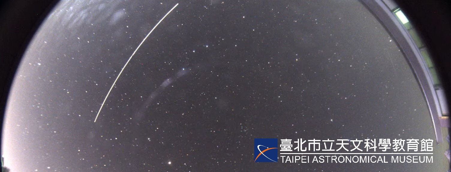 ▲▼49顆星鏈衛星明晨通過台灣上空。（圖／台北天文館提供）