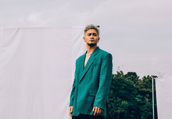 ▲▼大Q推出新單曲，新造型露出胸肌。（圖／索尼音樂提供）