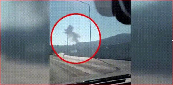 ▲行車記錄器拍攝到的畫面，韓國F-5E戰鬥機墜墜毀後先是升起一個巨大火球，隨後冒起滾滾黑煙。(圖／行車記錄器）