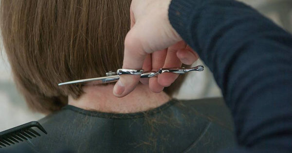 女網友抱怨自己因為剪短髮被提分手。（示意圖／翻攝自Pixabay）