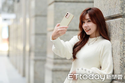 機后駕到!vivo V23 5G「前置雙鏡頭+AI美顏演算」醫美級旗艦神機讓人少女心大開