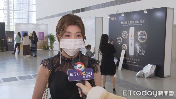 ▲新盛生技愛閃耀iShine為了感謝與犒賞全台代理商11日在高雄舉行王者再臨贏向2022尾牙活動▼             。（圖／記者鄭遠龍攝）