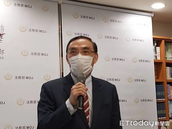 ▲▼法務部長蔡清祥，與更生人李凱莉。（圖／記者吳銘峯攝）