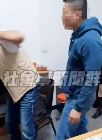 ▲台南市警善化分局網路巡邏時發現有人發布「男子疑似詐賭遭毆打」影片。（圖／翻攝自社會事新聞群，下同）