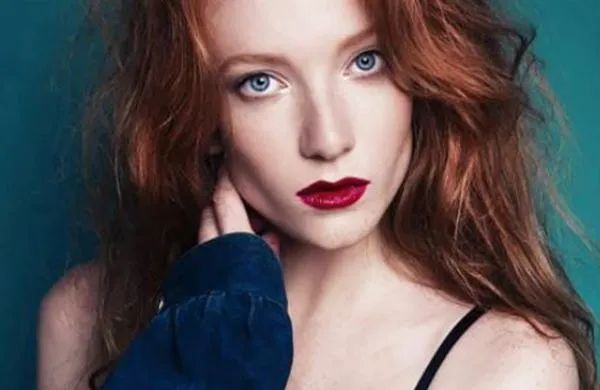 「拒絕做愛」老公竟帶別的女人回家示威　辣模人妻抓狂菜刀殺人。（圖／翻攝自Twitter）