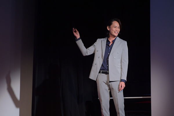 ▲▼黃鐙輝挑戰18分鐘演講 。（圖／TEDxNeihu 提供）