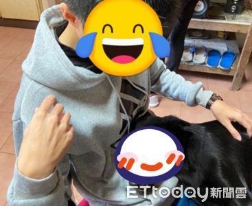 我愛哥哥～歐告「臉貼肚子」張嘴討摸摸　網萌暈：黑狗最撒奶