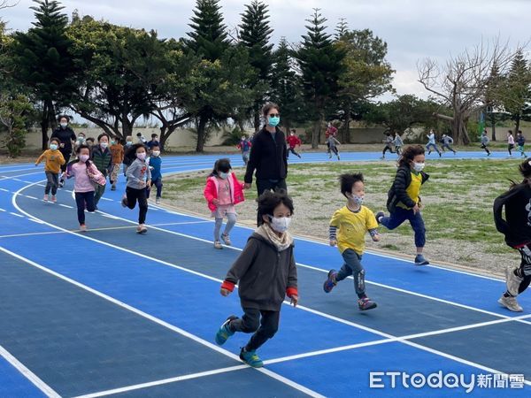 ▲富山實小運動場15日正式啟用。（圖／記者楊漢聲翻攝）