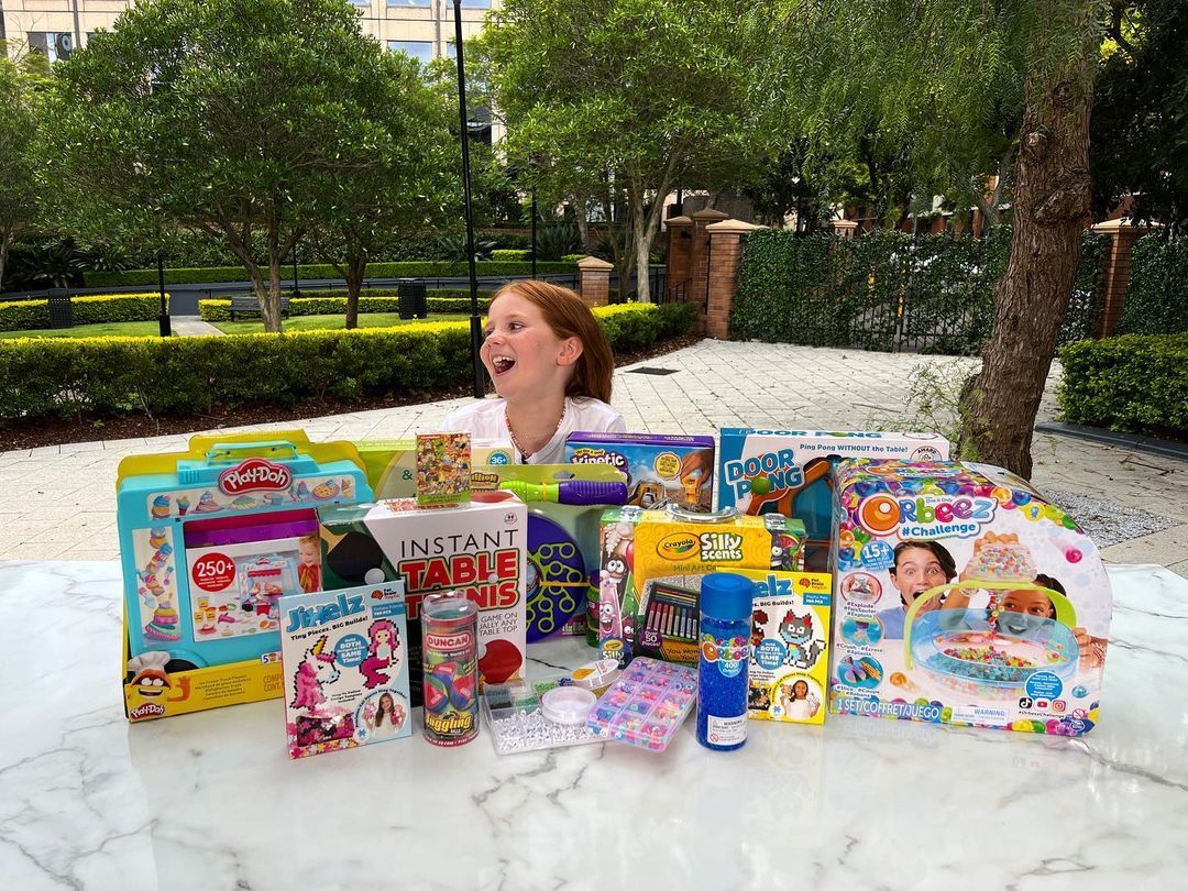 ▲▼澳洲10歲女童經營自己的玩具公司，短短1個月內進帳554萬元新台幣。（圖／翻攝自Instagram@pixiecurtis）