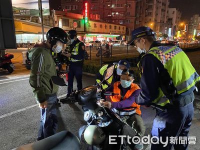 台南監警環週末夜重棒出擊　3小時開罰改裝車等違規92件