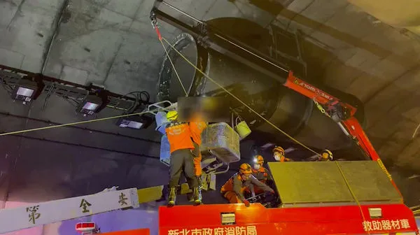 ▲▼碧潭隧道工安意外。（圖／記者陳以昇翻攝）