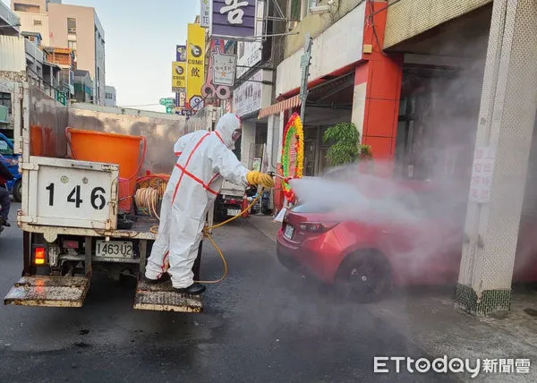 ▲苗栗縣政府14日接獲通報1例境外個案後，立即匡列50人，相關足跡已啟動清消。（圖／記者黃孟珍翻攝）