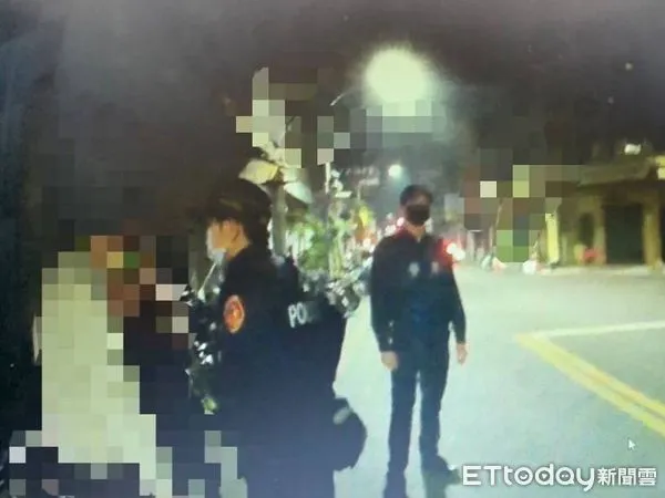 ▲高雄市三民區哈爾濱所轄區發生一日3起砸車案件，都是用石塊跟磚頭毀損擋風玻璃             。（圖／記者吳奕靖翻攝）