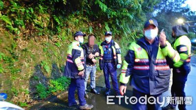 快訊／基隆男拒檢衝撞警方！警連開4槍