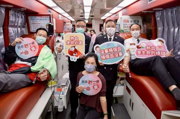 ▲警義消弟兄姊妹共同攜手挽袖捐獻熱血（圖／新竹市政府提供）