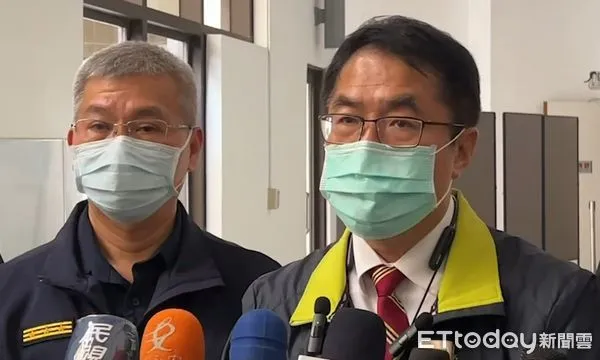 ▲台南市警局辦理防搶攔截圍捕暨攻堅演練，以提升金融機構及一般民眾對於防搶之意識，市長黃偉哲等人到場視察，對演練成果十分肯定嘉許。（圖／記者林悅翻攝，下同）