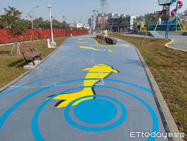 ▲台南市工務局近期已完成3座公園特色遊戲場，卻卡在第三方認證檢驗單位不多，導致驗證大排長龍，目前都無法開放使用。（圖／記者林悅翻攝，下同）