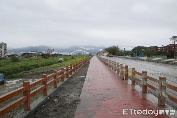 ▲太平溪左岸步道全線通行。（圖／記者楊漢聲翻攝）