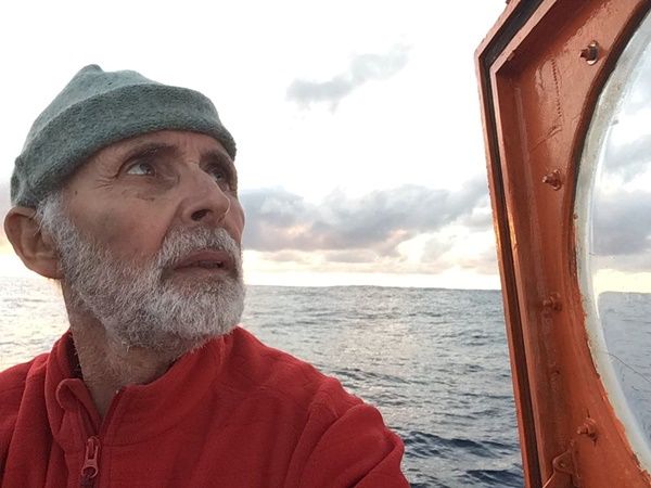 ▲▼法國75歲冒險家薩萬（Jean-Jacques Savin）橫渡海洋。（圖／翻攝臉書TESA : Traversée de l`Atlantique en Tonneau）
